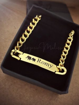 pulsera grabada laser con nombre y símbolos