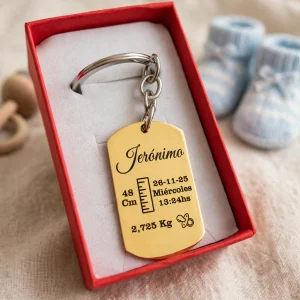 llavero chapita acero dorado oro grabado personalizado con datos de nacimiento de bebé