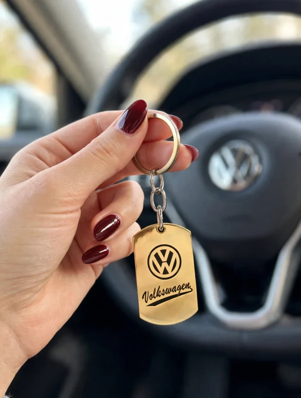 llaverito acero dorado con logo de auto a elección