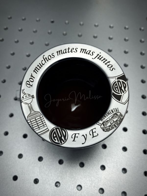 mate ceramica personalizado con grabado tematico de simbolos futbol river libertadores